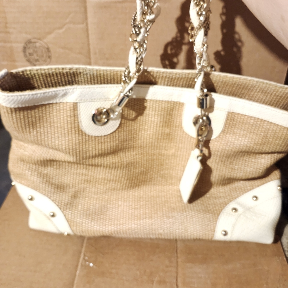 Tote - Picture 2 of 4